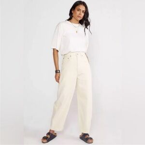 ETICA Organic Denim Iris Relaxed Barrel Jeans in Natural‎